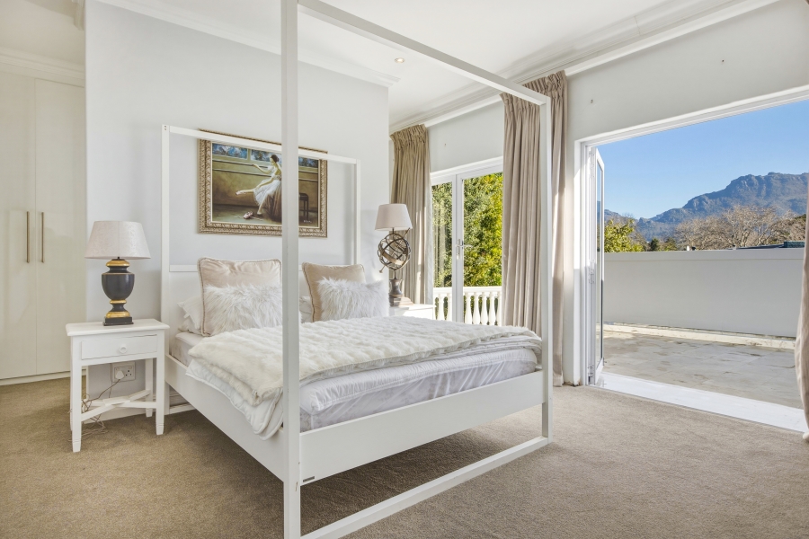9 Bedroom Property for Sale in Constantia Western Cape